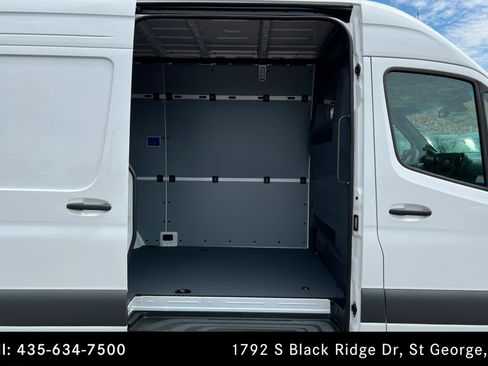 Used 2026 Mercedes-Benz Sprinter 2500 image 15