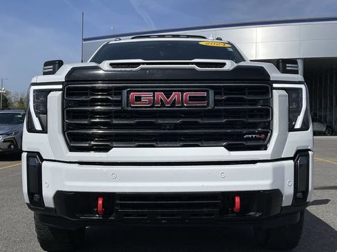 Used 2024 GMC Sierra 2500 AT4 w/ Technology Package AWD/4WD image 15