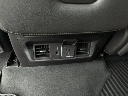 Used 2023 Chevrolet Silverado 1500 LT AWD/4WD image 22