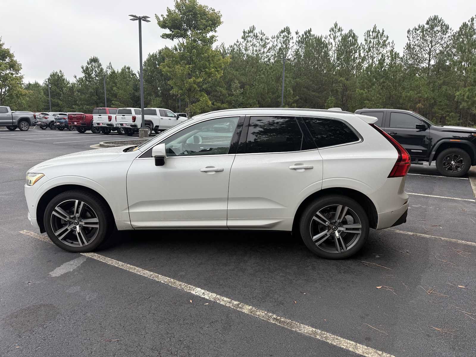 Used 2018 Volvo XC60 T5 Momentum w/ Convenience Package AWD/4WD image 5