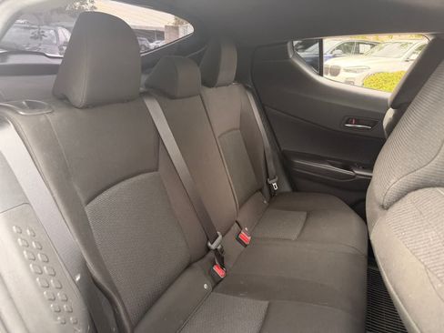 Used 2019 Toyota C-HR LE FWD image 11