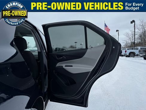 Used 2020 Chevrolet Equinox LS image 30