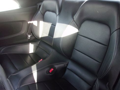 Used 2017 Ford Mustang Premium image 15