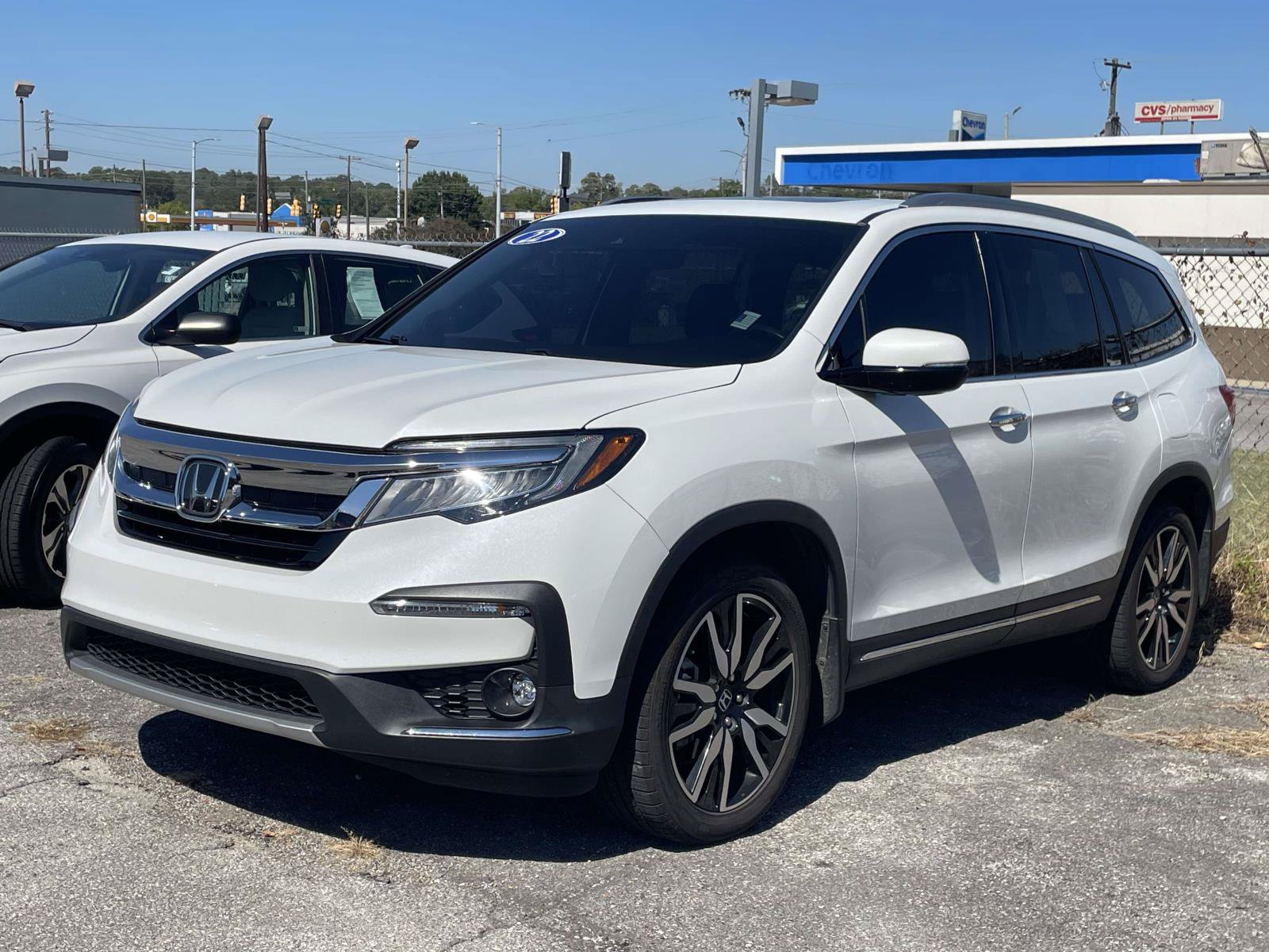 Used 2022 Honda Pilot Touring image 3