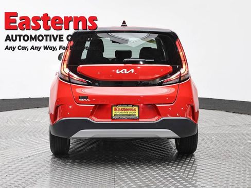 Used 2025 Kia Soul LX w/ LX Technology Package FWD image 6