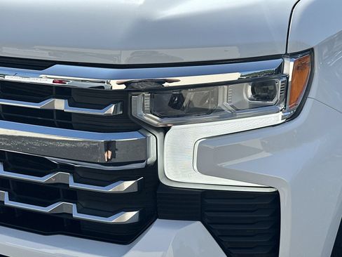 Used 2023 Chevrolet Silverado 1500 LTZ AWD/4WD image 11