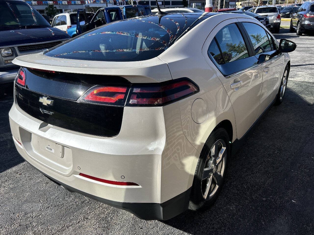Used 2012 Chevrolet Volt Premium w/ Premium Trim Package FWD image 4