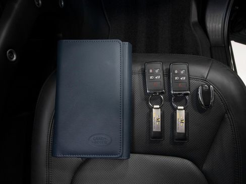 Used 2023 Land Rover Defender 90 V8 image 62