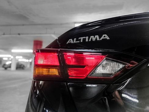 Used 2020 Nissan Altima 2.5 S FWD image 10