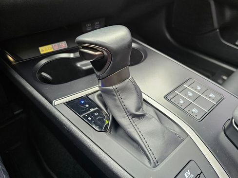 Used 2024 Lexus UX 250h F Sport AWD/4WD image 39