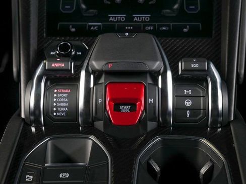 Used 2022 Lamborghini Urus image 14