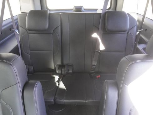 Used 2017 Chevrolet Suburban Premier image 32