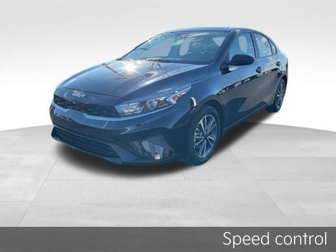 Certified 2023 Kia Forte LXS image 4