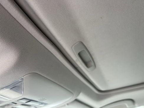 Used 2021 Toyota RAV4 XLE w/ Convenience Package image 28