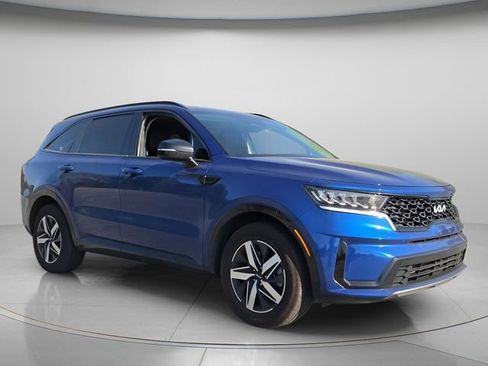 Used 2023 Kia Sorento S image 5