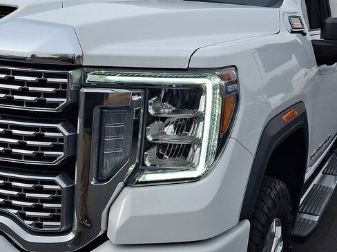Used 2021 GMC Sierra 3500 Denali w/ Technology Package image 9