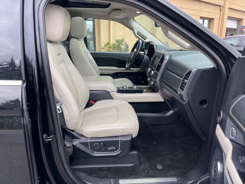 Used 2018 Ford Expedition Max Platinum image 23