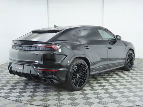 Used 2025 Lamborghini Urus SE image 5
