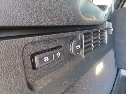 Used 2022 Lincoln Nautilus Reserve w/ Equipment Group 202A image 16