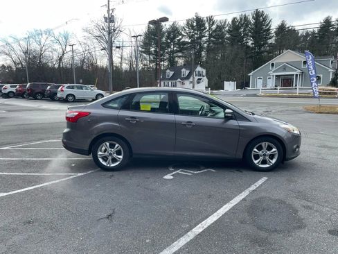 Used 2014 Ford Focus SE image 6