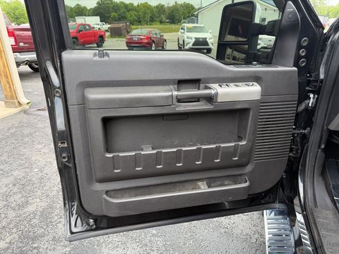 Used 2015 Ford F250 Lariat w/ Lariat Ultimate Package AWD/4WD image 12