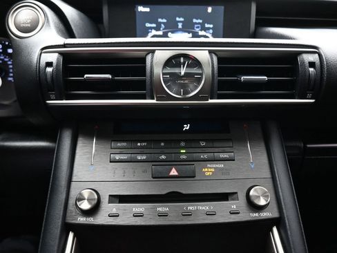 Used 2020 Lexus IS 300 image 18