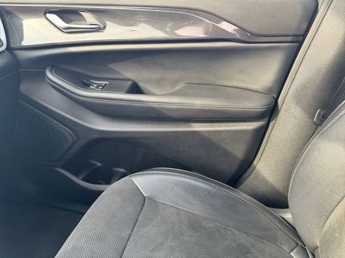 Certified 2023 Jeep Grand Cherokee L Laredo AWD/4WD image 27