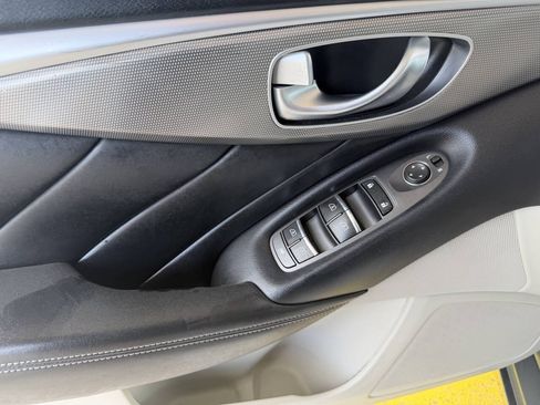 Used 2015 INFINITI Q50 w/ Moonroof Package RWD image 18