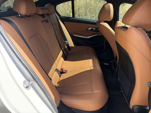 Used 2022 BMW 330i Sedan w/ Premium Package image 15