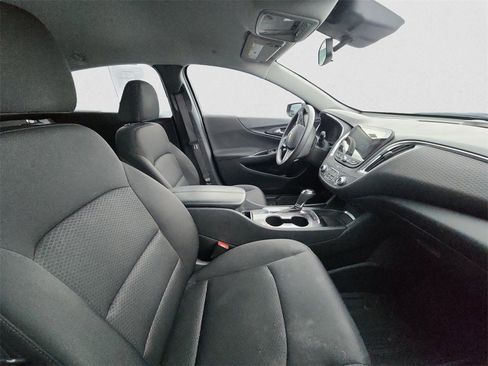 Used 2019 Chevrolet Malibu LT w/ Driver Confidence Package II image 10