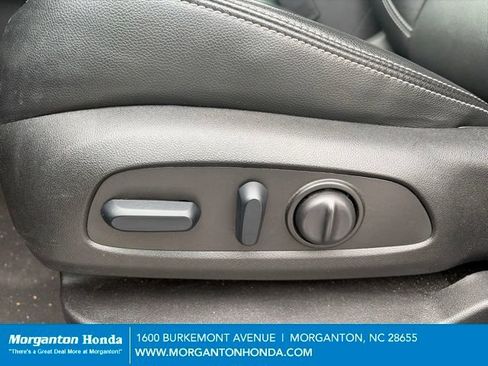 Used 2024 GMC Terrain SLT AWD/4WD image 14
