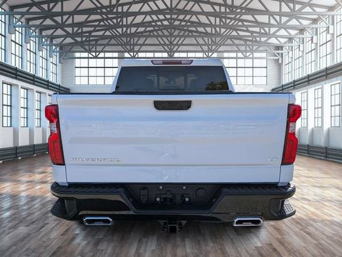Used 2024 Chevrolet Silverado 1500 LT Trail Boss w/ Convenience Package II AWD/4WD image 5