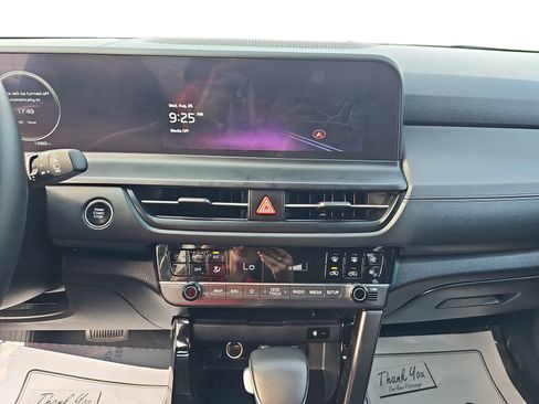 Used 2024 Kia Seltos EX AWD/4WD image 17