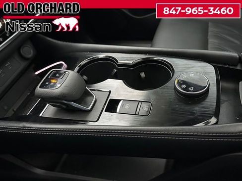 Used 2024 Nissan Rogue Platinum w/ Platinum Premium Package AWD/4WD image 17