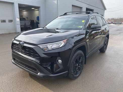 Used 2021 Toyota RAV4 XLE image 7