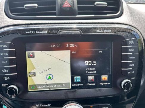 Used 2016 Kia Soul + w/ Audio Package FWD image 38