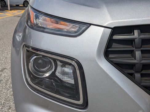 New 2025 Hyundai Venue SE image 13