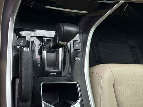 Certified 2017 Honda Accord Touring image 27