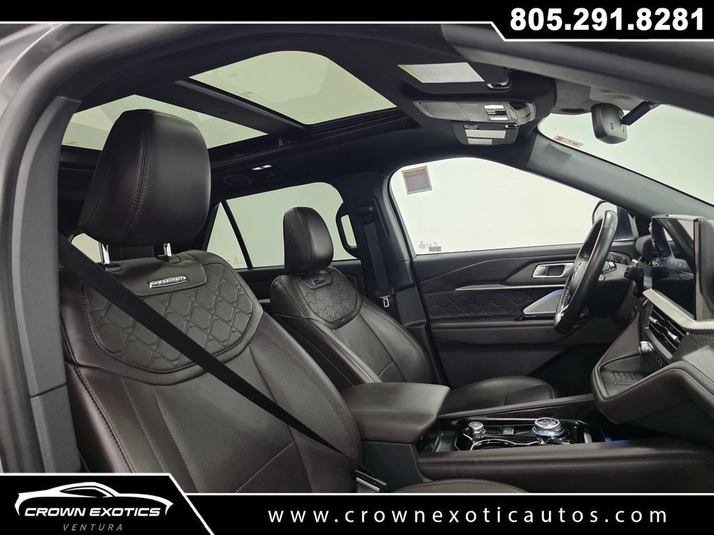 Used 2025 Ford Explorer Platinum w/ LUX Leather Package AWD/4WD image 12