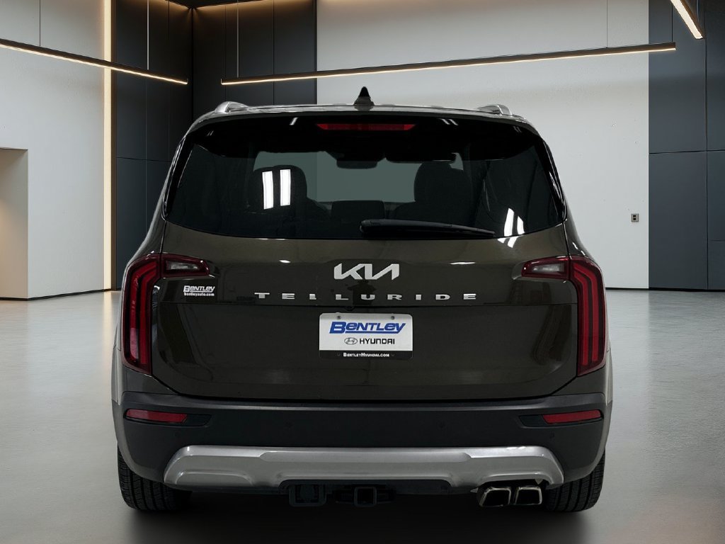 Used 2022 Kia Telluride SX w/ Towing Package FWD image 5