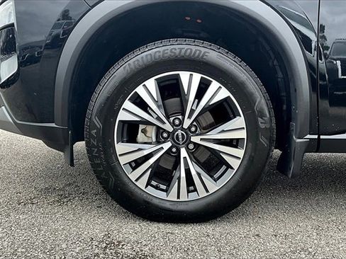 Certified 2023 Nissan Rogue SV image 32