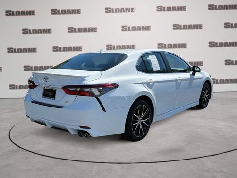 Used 2021 Toyota Camry SE FWD image 5