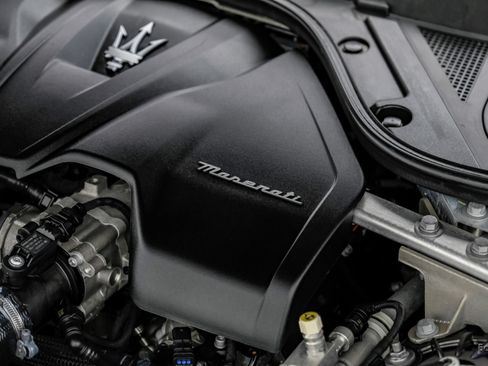 Used 2024 Maserati GranTurismo Trofeo AWD/4WD image 96