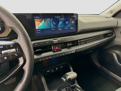 Used 2025 Kia K4 FWD image 25