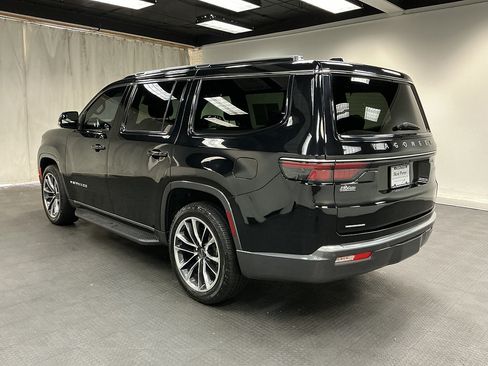 Used 2022 Jeep Wagoneer Series II w/ Premium Group I AWD/4WD image 3
