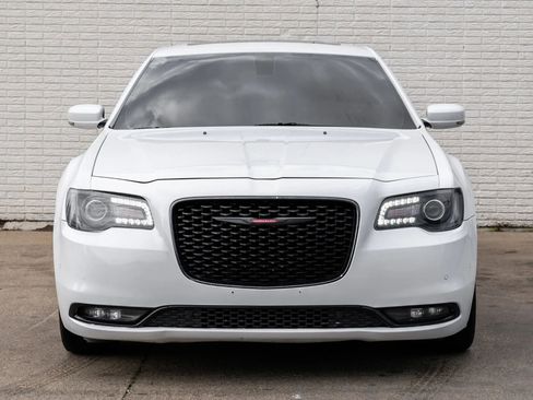 Used 2022 Chrysler 300 S RWD image 2