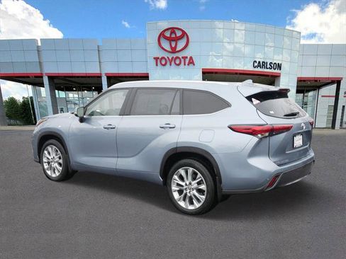 Certified 2022 Toyota Highlander Limited image 5