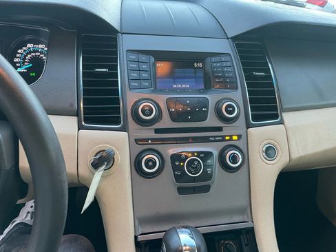 Used 2017 Ford Taurus SE image 12