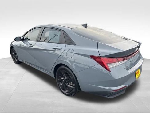 Used 2021 Hyundai Elantra Blue image 6