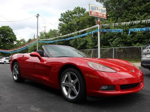 Used 2005 Chevrolet Corvette Convertible w/ Preferred Equipment Group RWD image 9